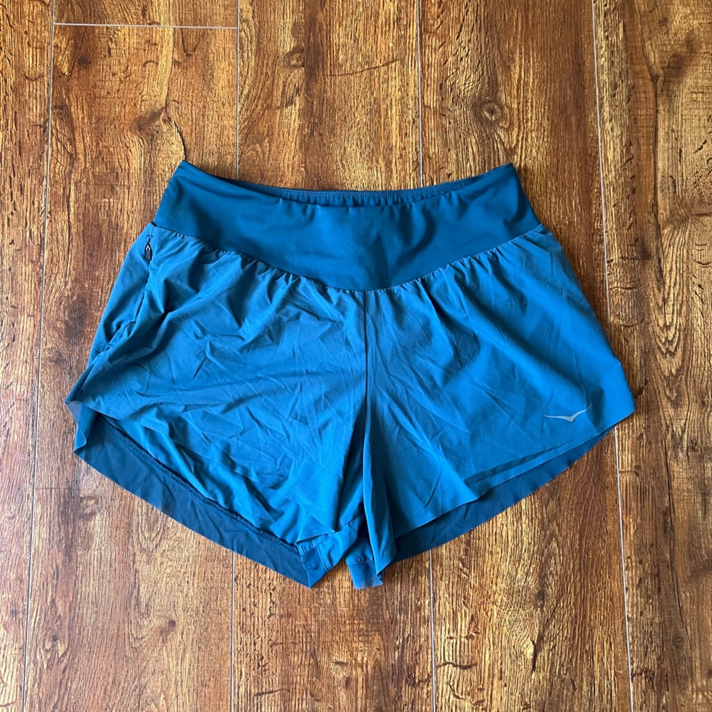 HOKA Glide 4” short, size medium